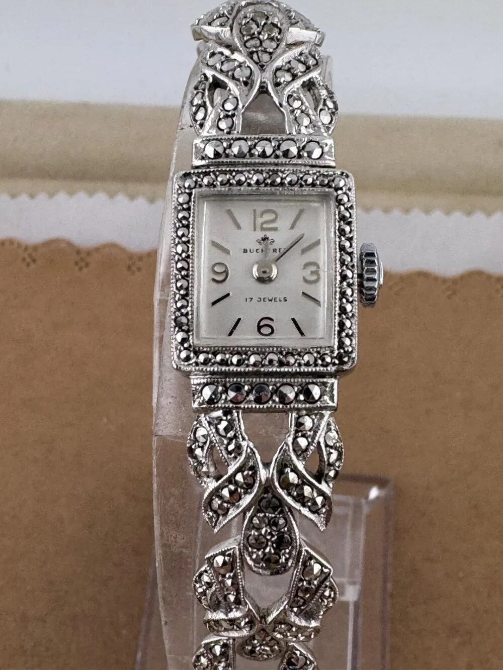 Vintage Elegant 1940's Bucherer Ladies Swiss Made Watch